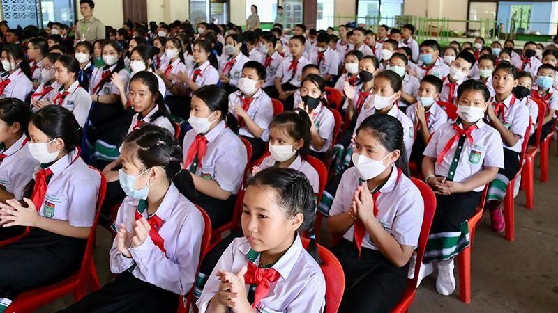 Nguyen Du Lao-Vietnamese bilingual school in Laos starts new school year