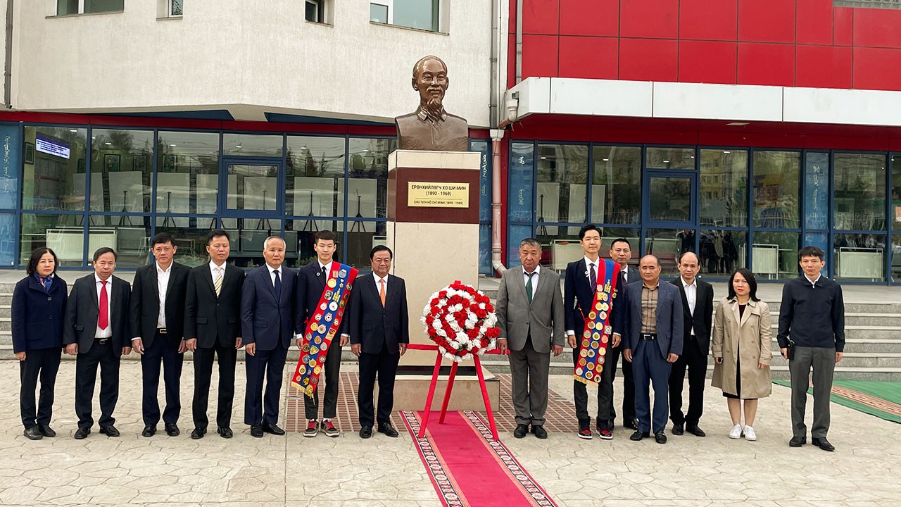 President Ho Chi Minh honored in Mongolia