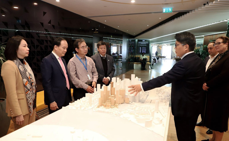 Hanoi promotes cooperation with British organizations