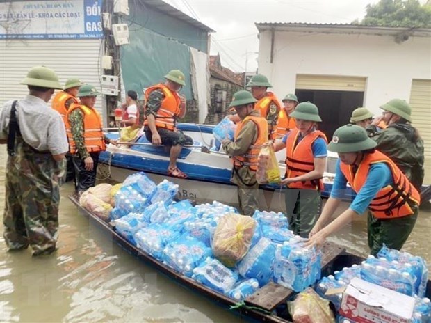 Vietnam Red Cross Society supports flood victims in Central region