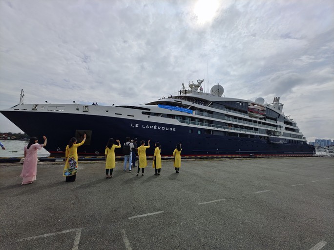 HCMC welcomes first cruise ship after COVID-19 pandemic