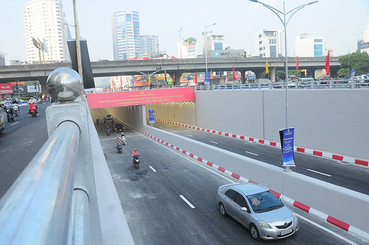 Le Van Luong - Belt Road No 3 tunnel in Hanoi opens to traffic