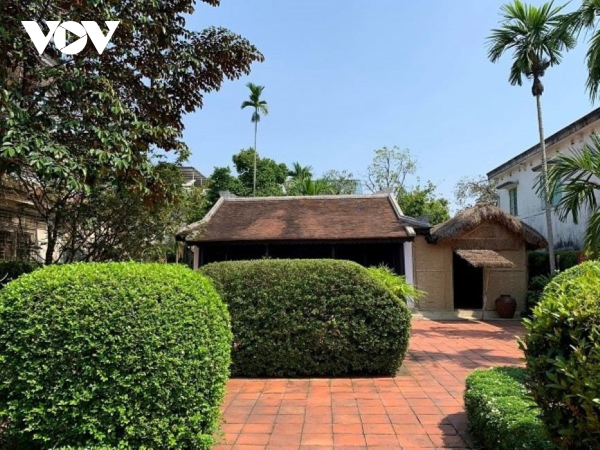 Building tour “Following Uncle Ho’s footsteps in his youth in Hue”