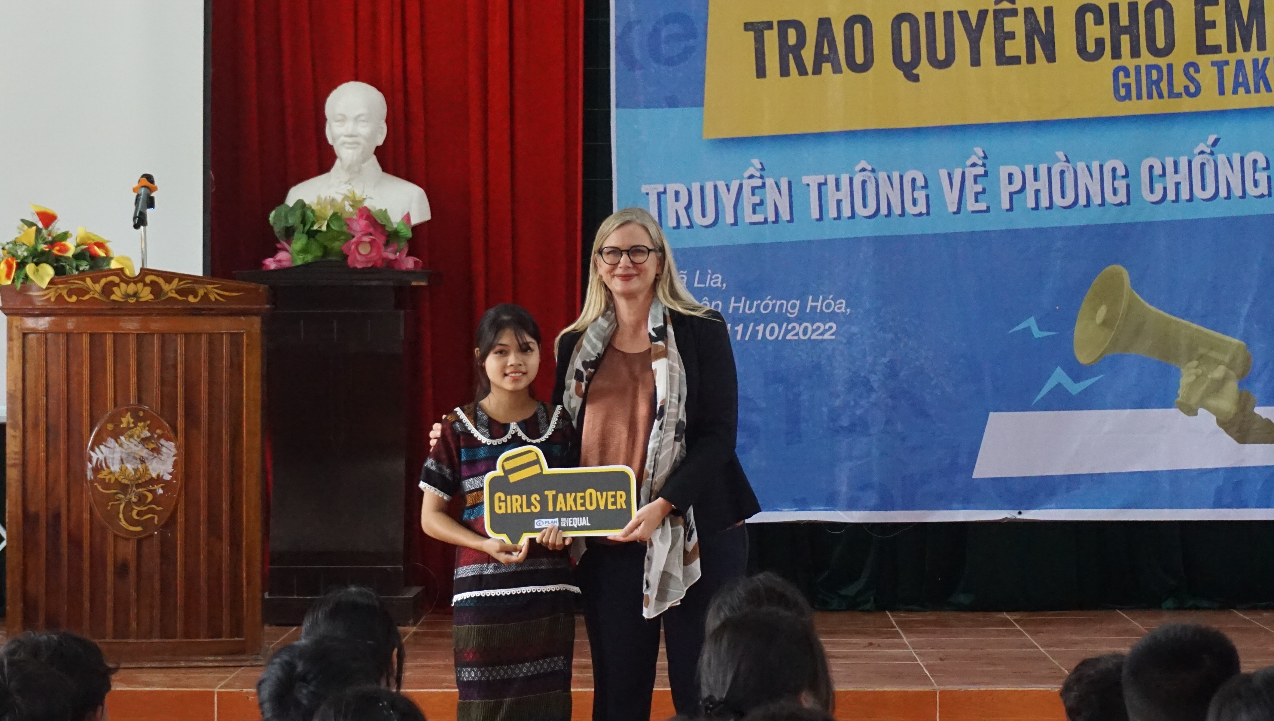 Swedish Ambassador joins “Girls Takeover” activities in Quang Tri