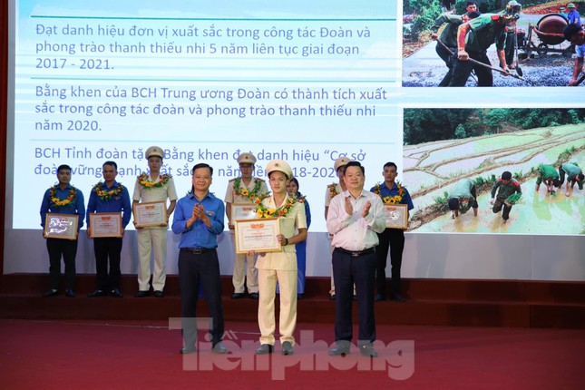 Bac Kan honors advanced youth following Uncle Ho’s teachings