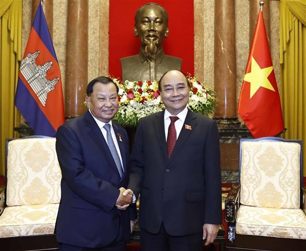 President receives Cambodian Senate leader