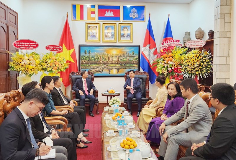 Leader of Ho Chi Minh City congratulates Cambodia on National Day