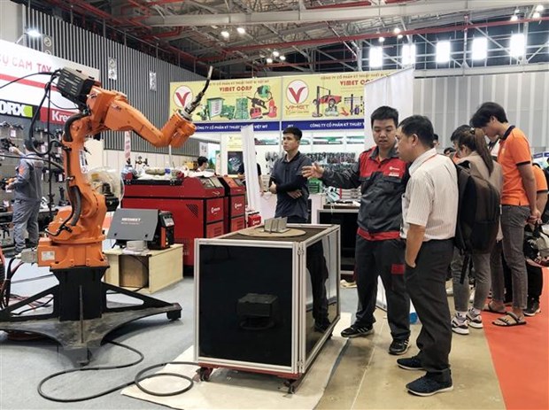 Over 300 stalls attends VINAMAC EXPO 2022 in HCMC