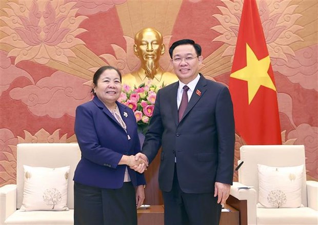 Top legislator welcomes Lao Party official