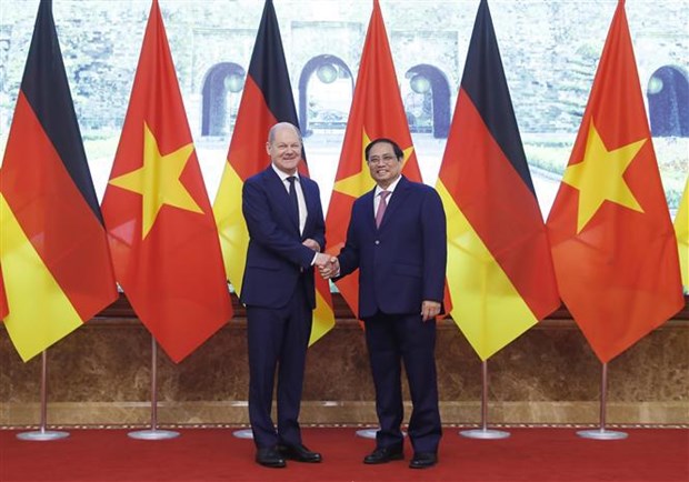 Vietnamese PM holds talks with German Chancellor