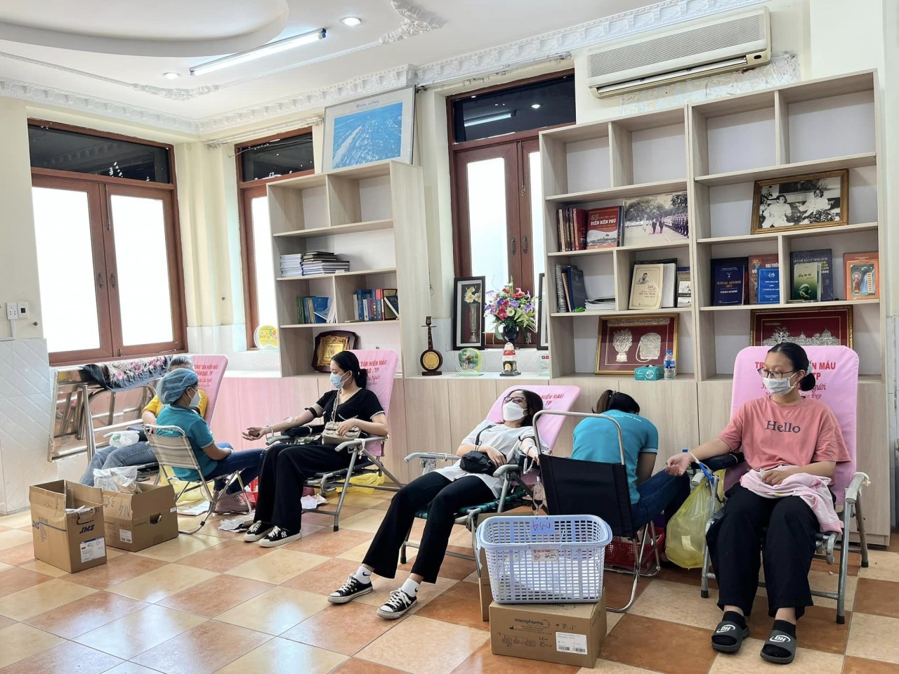 Lao and Cambodian students join voluntary blood donation