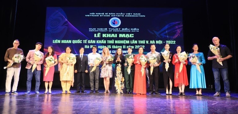 21 plays introuced at 5th International Experimental Theatre Festival in Hanoi and Hai Phong