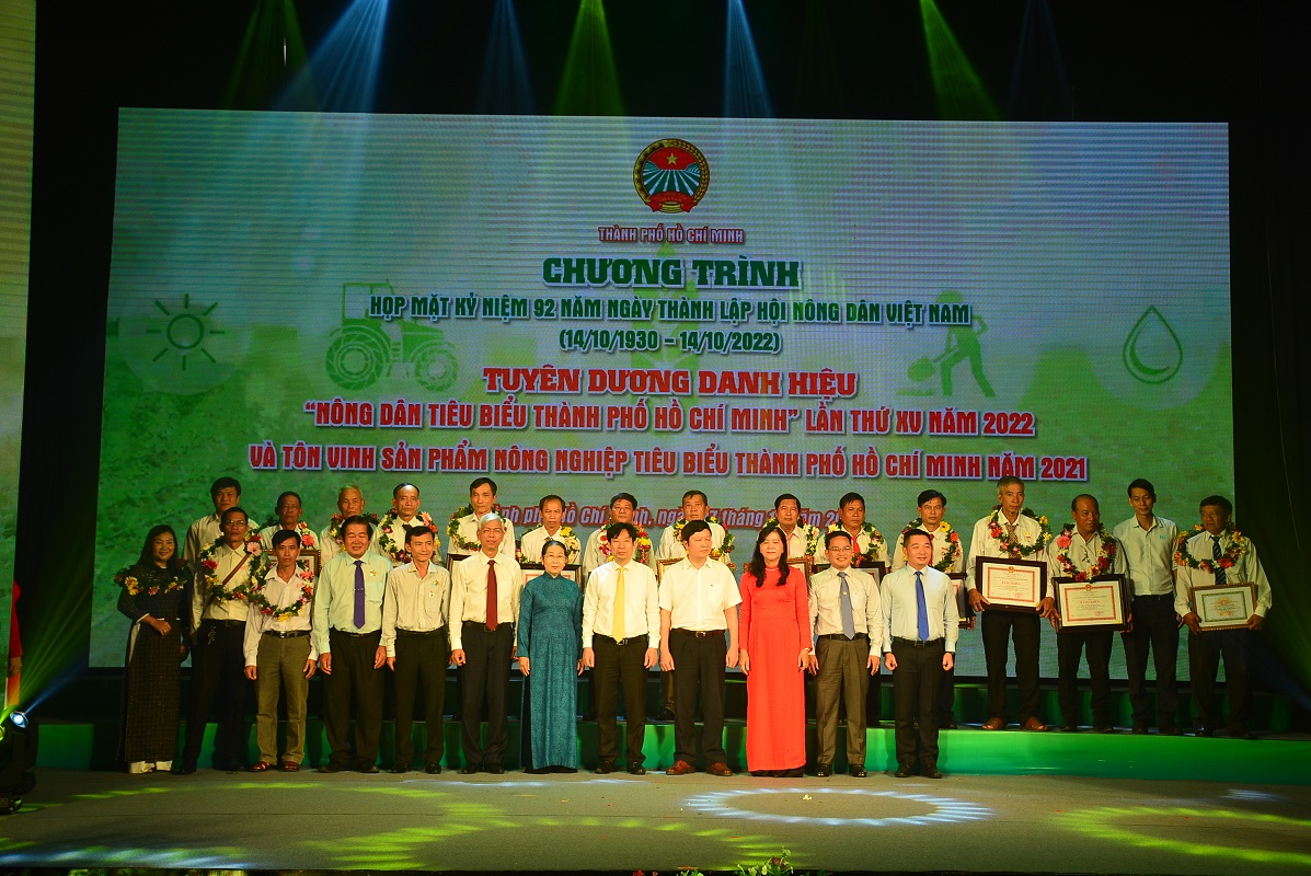 Ho Chi Minh City honors 28 typical farmers