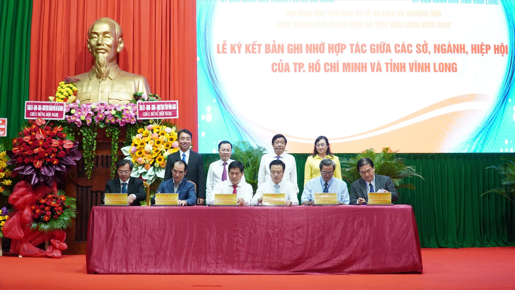 HCMC, Vinh Long province cooperate to boost tourism and trade development