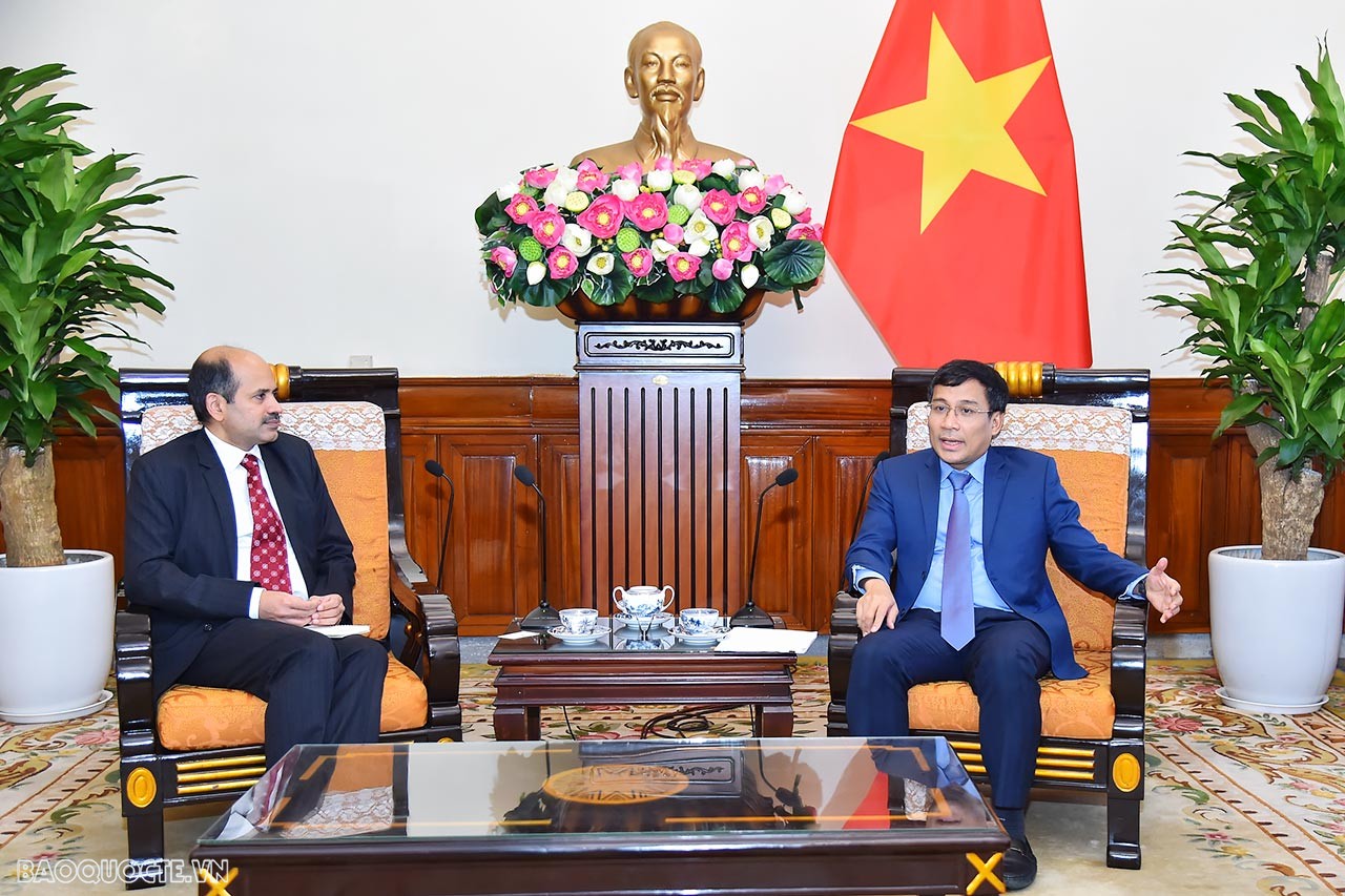 Vietnam, India continue to promote cooperation in trade and investment