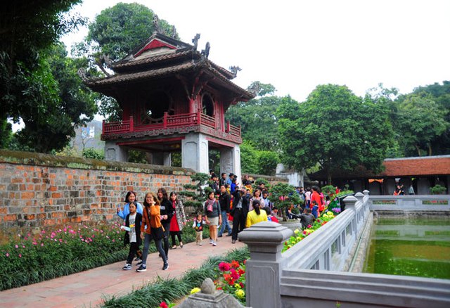 Tourist arrivals to Hanoi surge by 5 times in 11 months