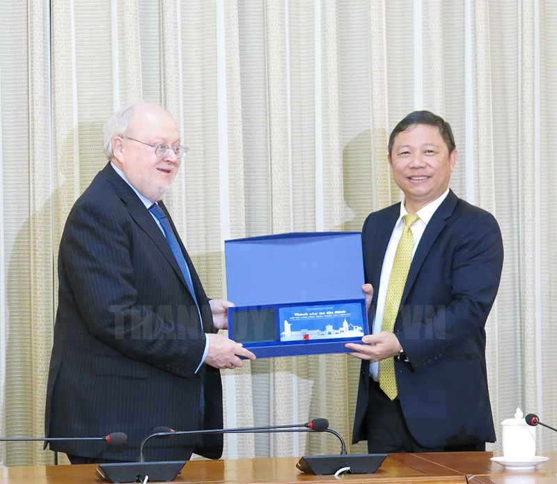 Ho Chi Minh City supports UK businesses and universities implement effective cooperation activities