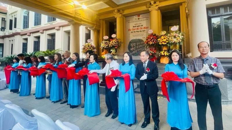 47 works on President Ho Chi Minh s Quotes on Korean Calligraphy on display