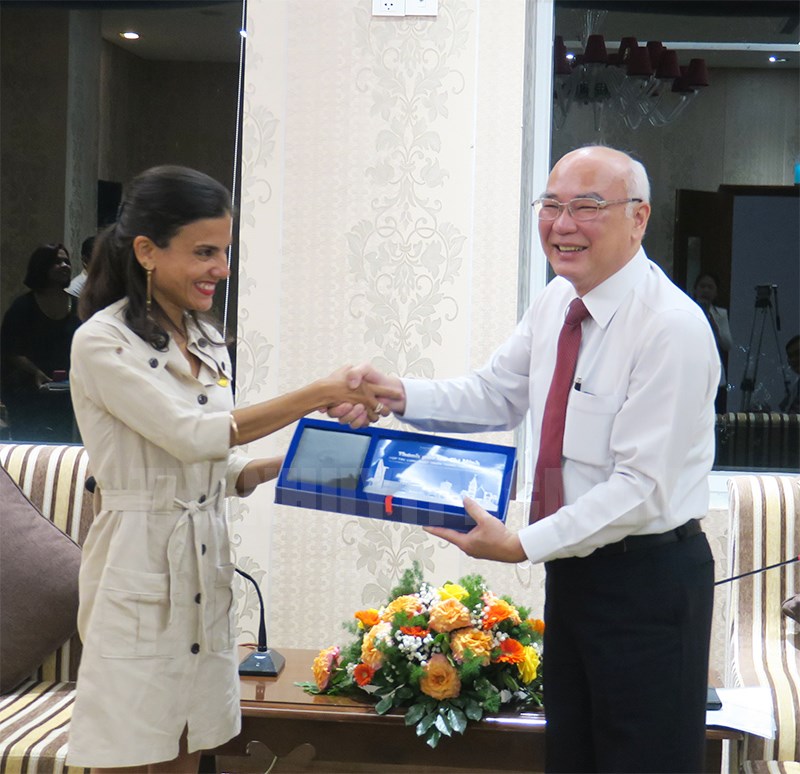 Ho Chi Minh City’s leader receives Cuba’s Granma newspaper