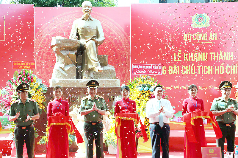 President Ho Chi Minh Statue inaugurated in Ministry of Public Security headquarters