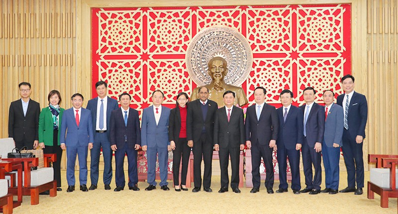 Nghe An heightens cooperative relationship with Singaporean partners