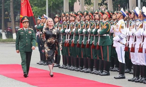 Defence Minister holds talks with visiting Czech counterpart