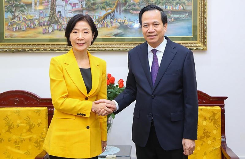 Vietnam proposes RoK continue to increase number of Vietnamese laborers