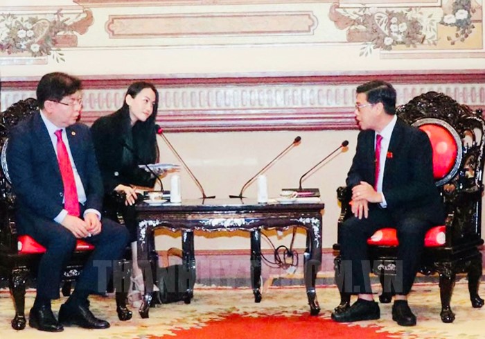 Ho Chi Minh City strengthens cooperation in trade, investment and education with Korean city