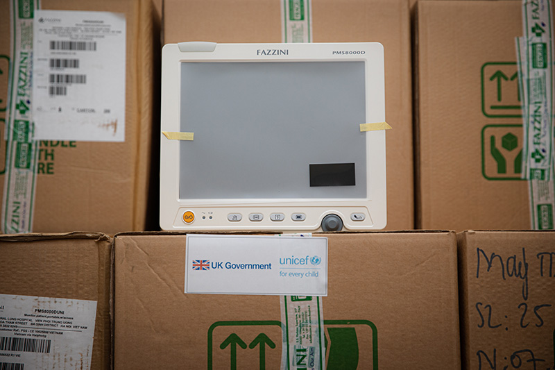 UK Government and UNICEF provide medical equipment of £500,000 to Viet Nam