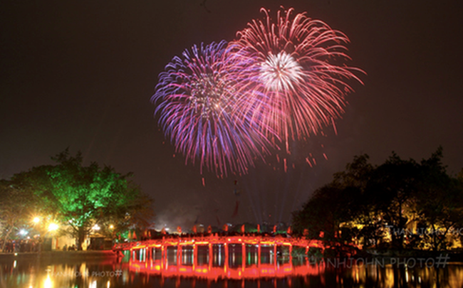 Fireworks to be displayed in 30 locations in Hanoi