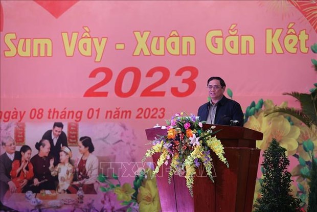 PM conveys New Year wishes to workers in Phu Yen