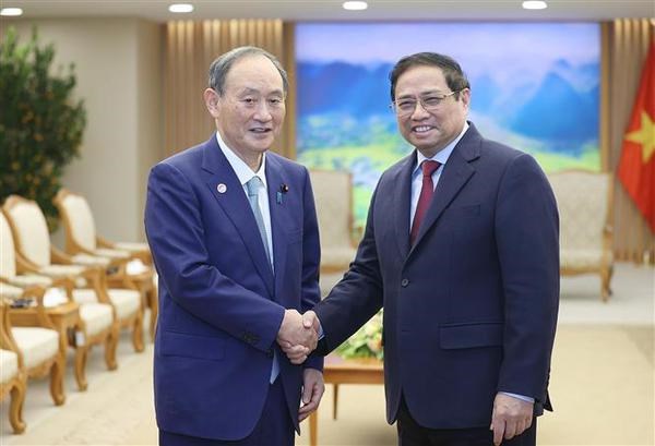 Government leader receives former Japanese PM Suga Yoshihide