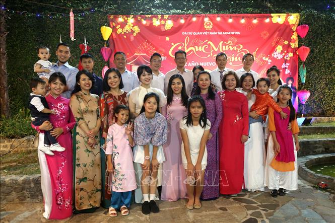 Vietnamese Embassy in Argentina celebrates Tet