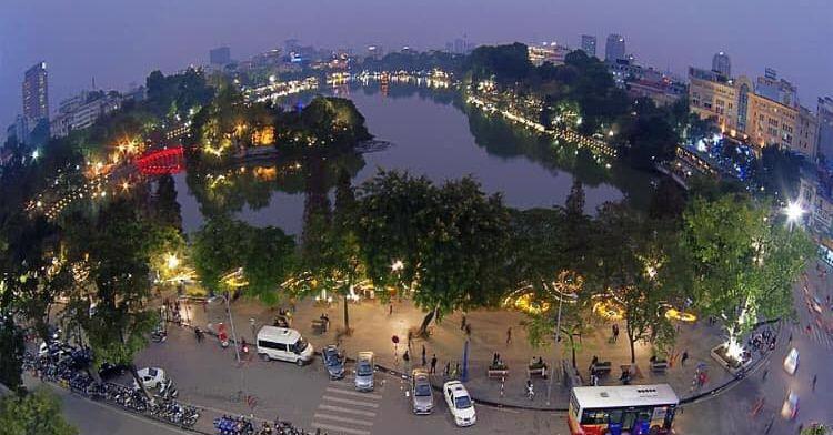 Pedestrian streets around Hoan Kiem lake suspended during Tet