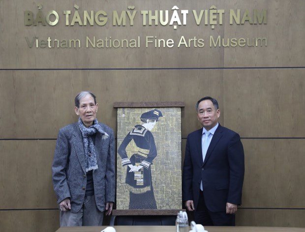 Vietnam National Fine Arts Museum receives two paintings from former Dutch diplomat