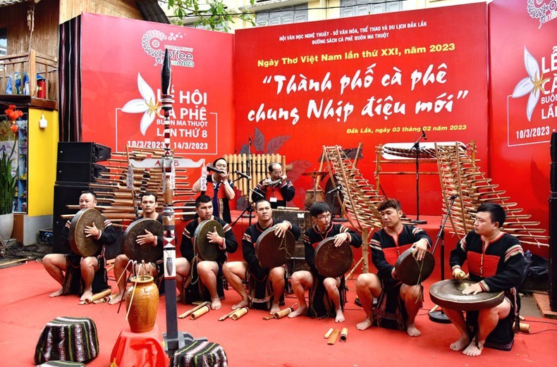 Vietnam Poetry Day celebrated in Dak Lak