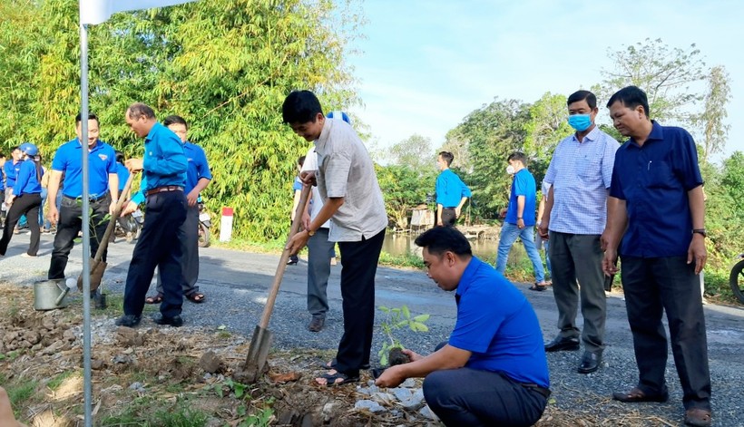 An Giang youth launches tree planting festival