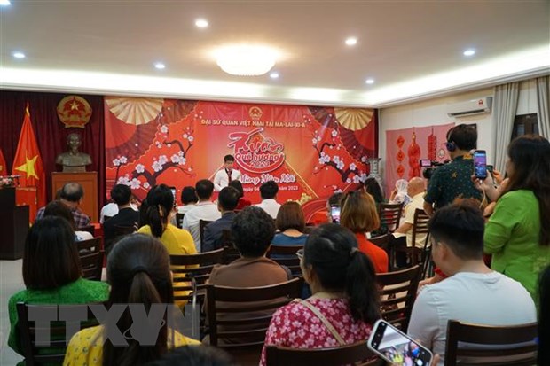 Overseas Vietnamese in Malaysia and Australia celebrate Lunar New Year Festival