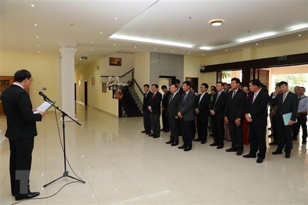 Party Committee in Cambodia offer incense to commemorate President Ho Chi Minh
