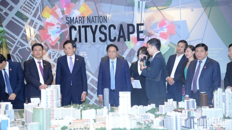 Prime Minister Pham Minh Chinh learns about Singapore s smart city and national planning