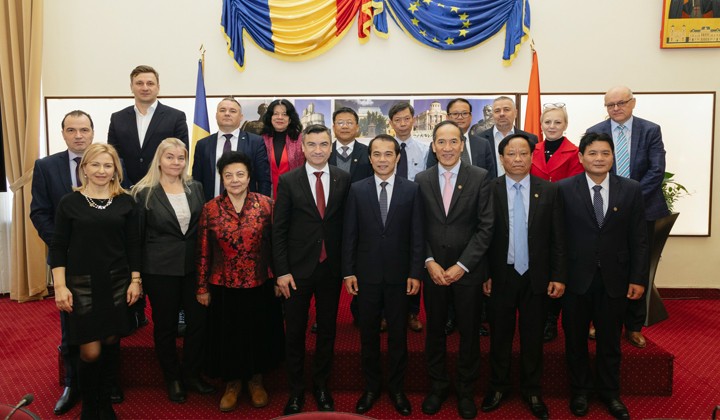 Vietnamese city sets up cooperative relationship with Romanian city