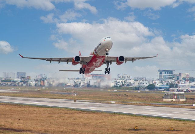 Vietjet opens direct flight route between HCM City and Sydney