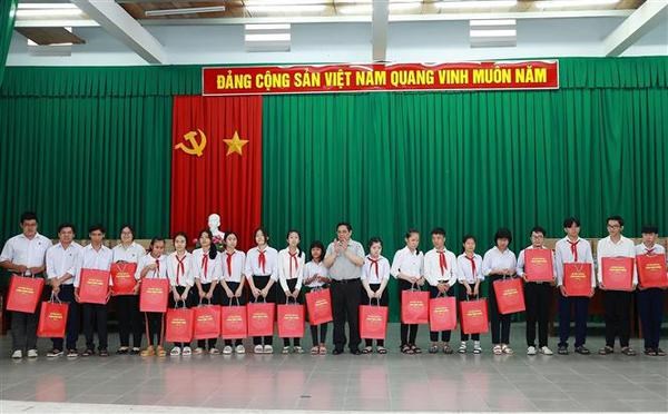PM Pham Minh Chinh visits Ben Tre province