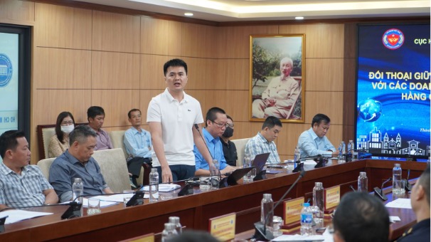 Ho Chi Minh City Customs Department talks with over 40 businesses