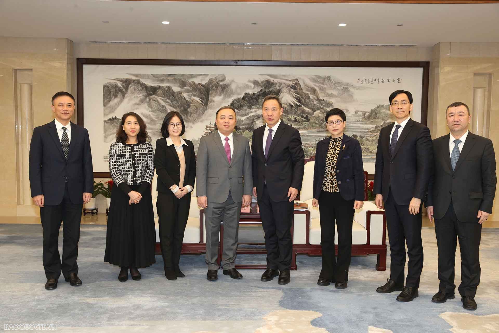Consul General of Vietnam in Shanghai pays working visit to China’s Zhejiang province