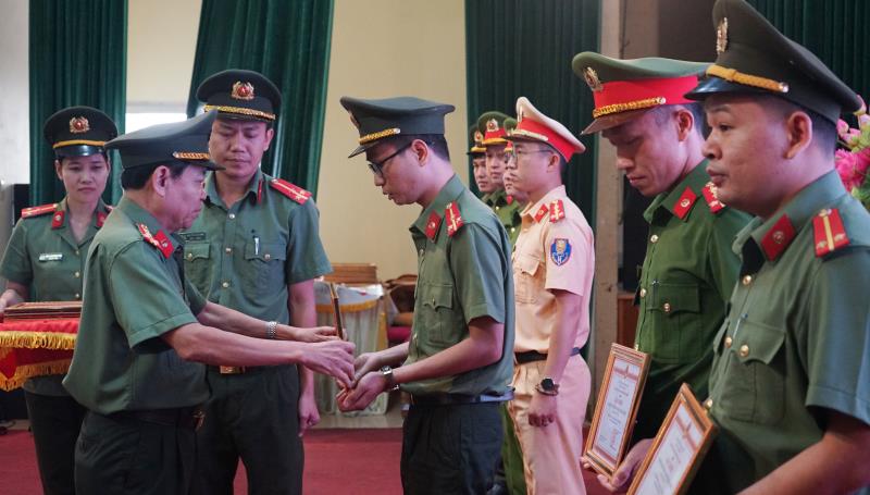 Da Nang launches emulation to study and implement six things Uncle Ho taught