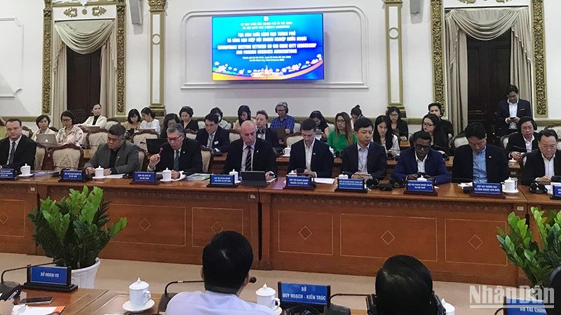 Ho Chi Minh City focuses on removing difficulties for foreign businesses