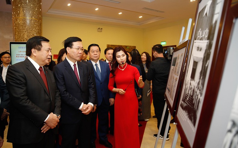 80 photos on display in Hanoi to mark 80th anniversary of Outline of Vietnamese Culture