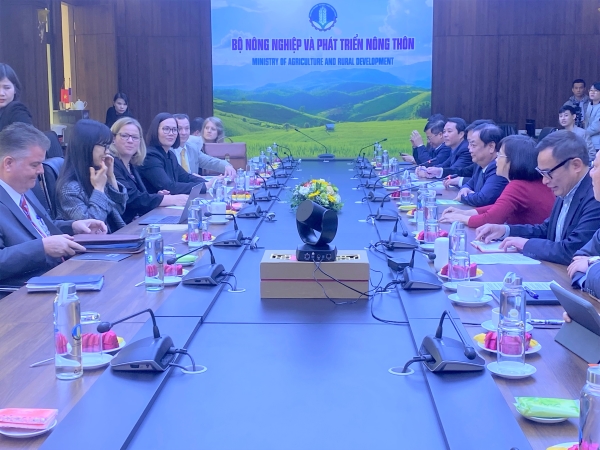 US asked to help facilitate export of Vietnam’s fresh fruits