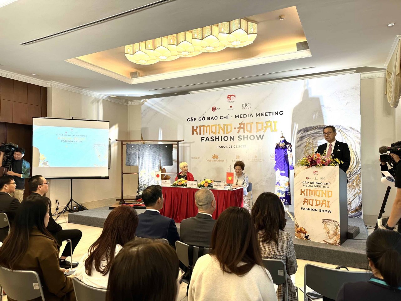 Fashion show promotes cultural exchange between Vietnam and Japan